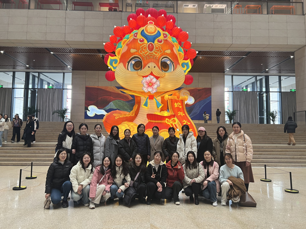 感悟工匠精神，綻放巾幗芳華——農(nóng)墾中心開展慶“三八”主題活動(dòng)
